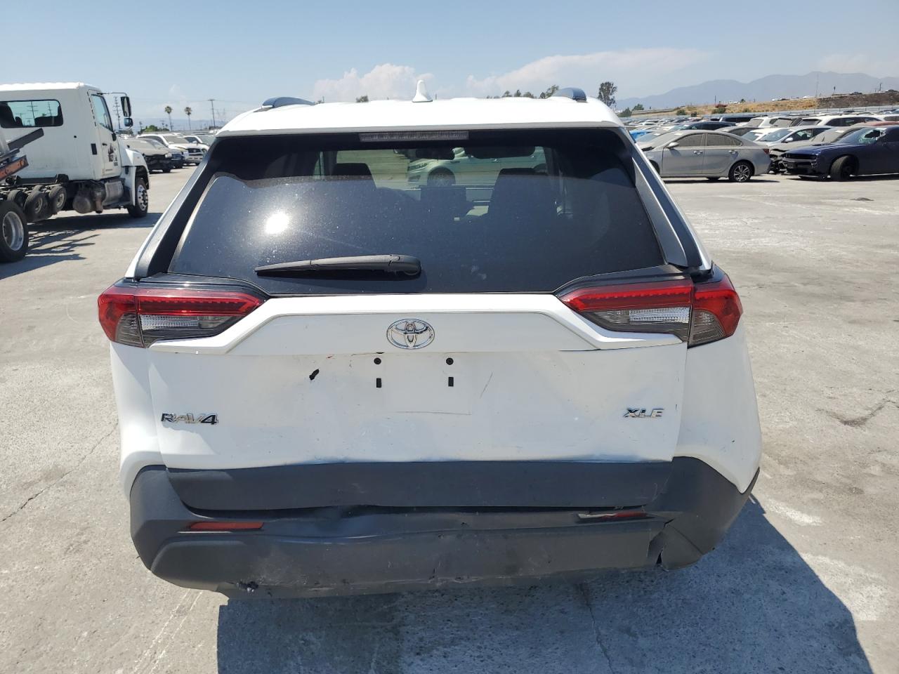 2019 Toyota Rav4 Xle VIN: 2T3W1RFV0KC004614 Lot: 64478984