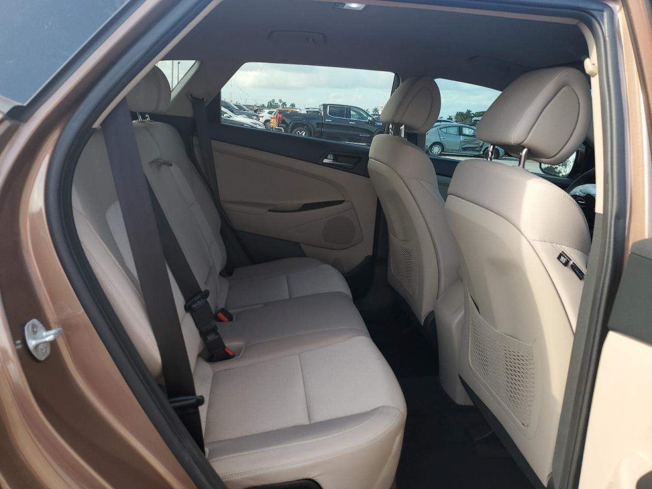 2016 Hyundai Tucson Se VIN: KM8J23A48GU073942 Lot: 63856334