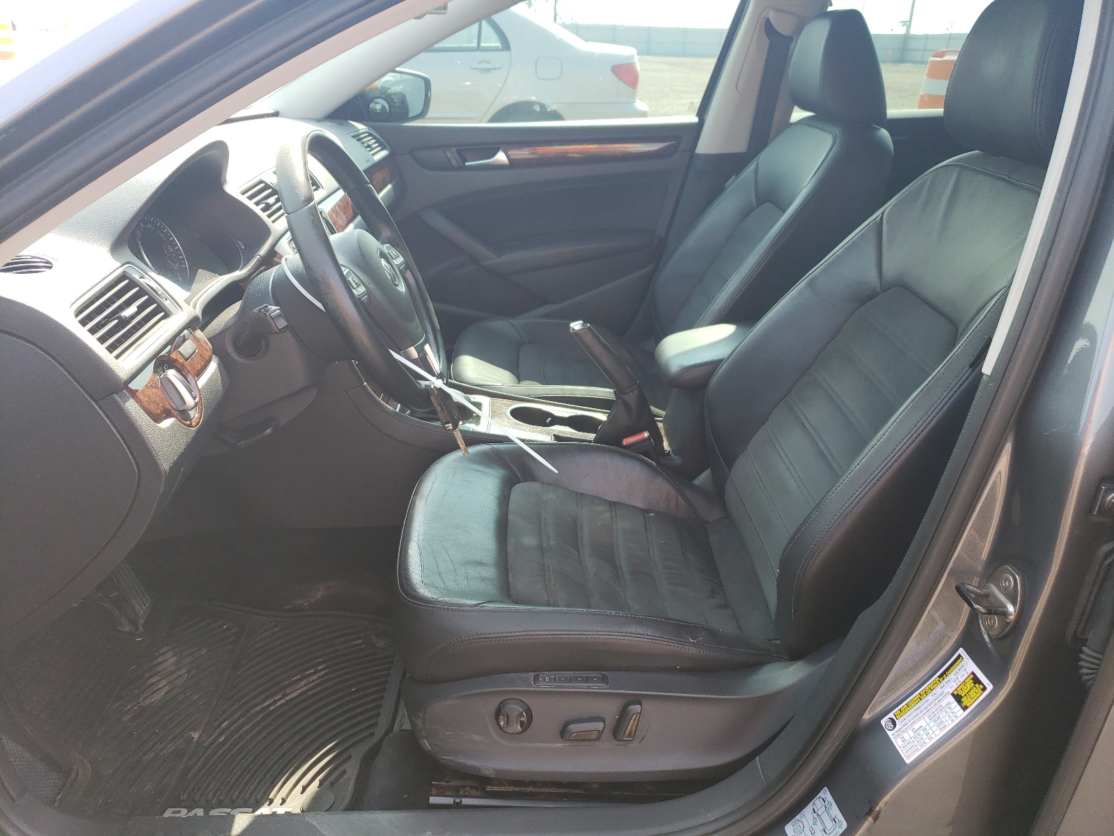 1VWCN7A33DC093128 2013 Volkswagen Passat Sel