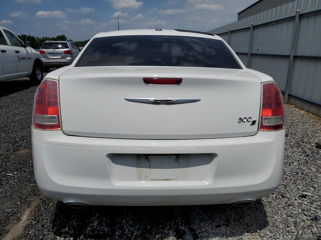 2013 Chrysler 300 S VIN: 2C3CCABG7DH586447 Lot: 61804244
