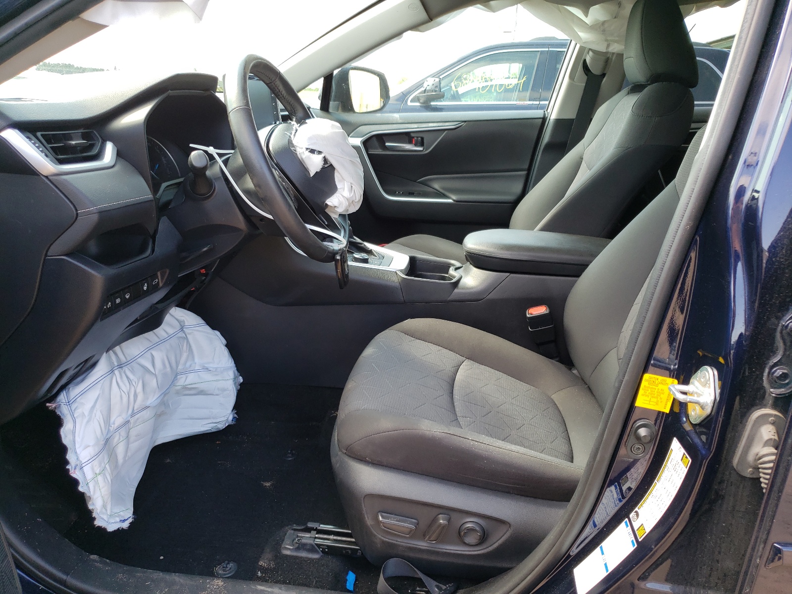 2T3RWRFVXLW051938 2020 Toyota Rav4 Xle