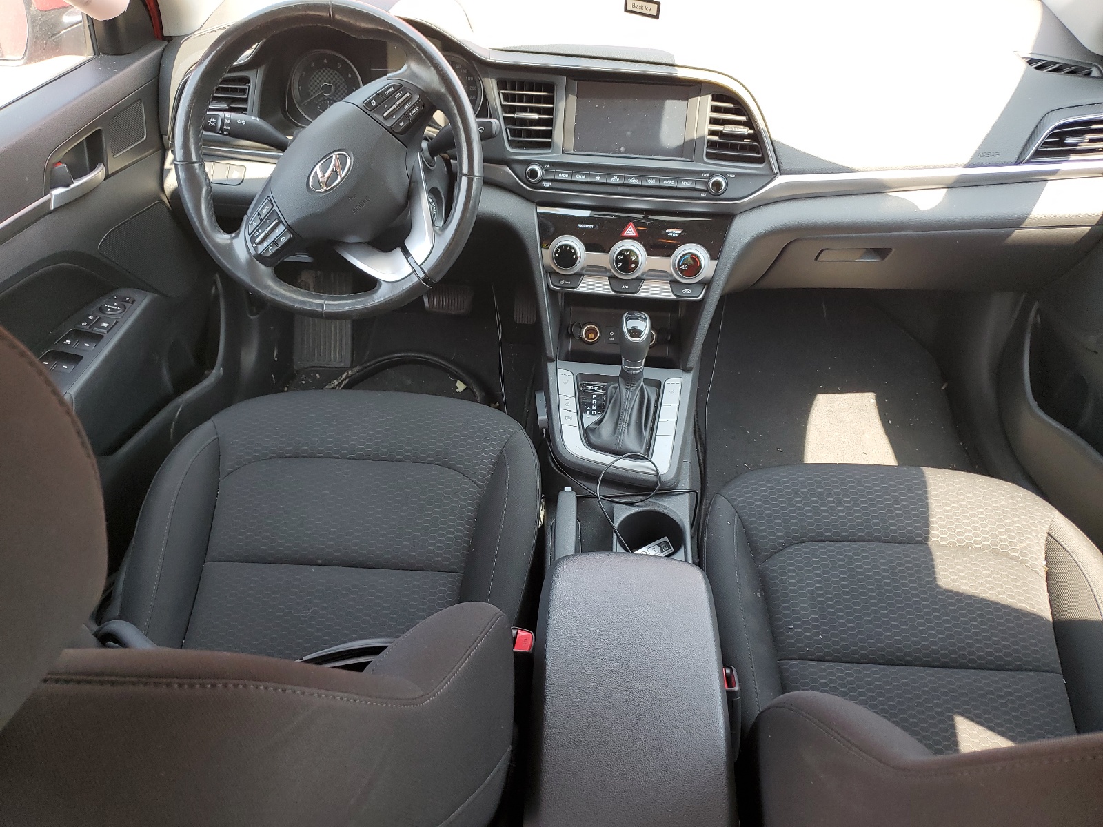 KMHD84LF8KU855604 2019 Hyundai Elantra Sel