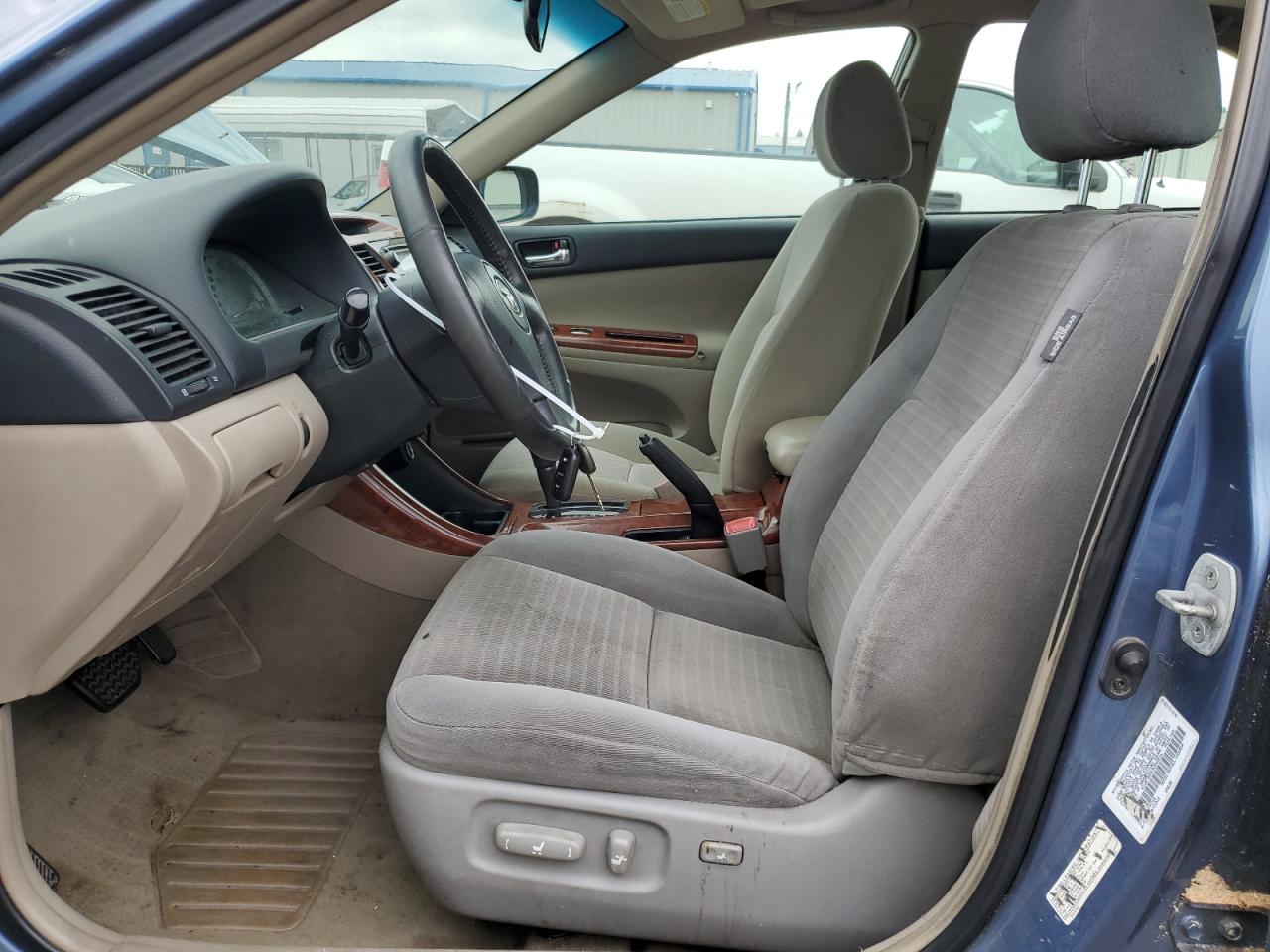 2003 Toyota Camry Le VIN: 4T1BF32K63U552814 Lot: 63996774