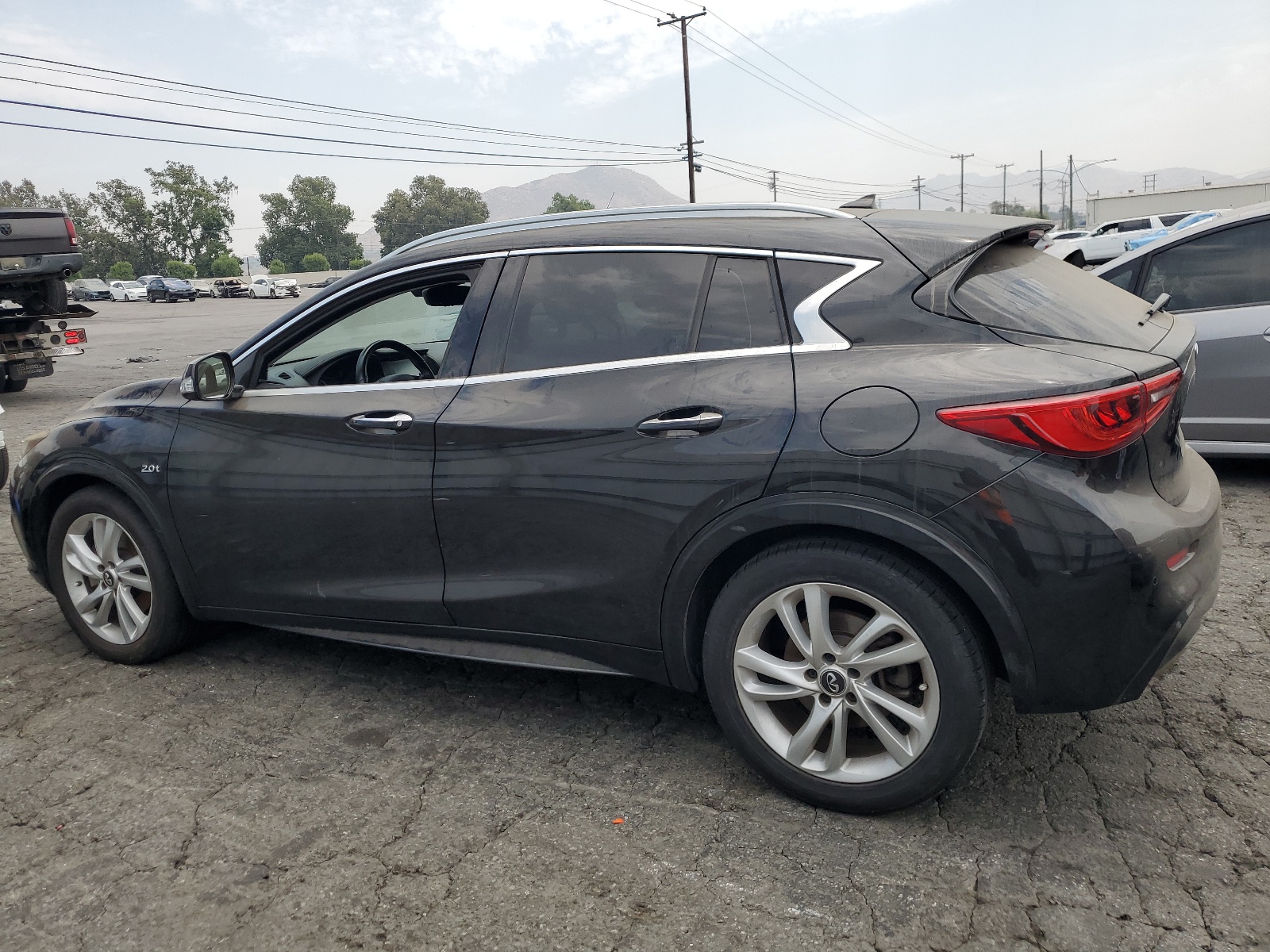 2017 Infiniti Qx30 Base vin: SJKCH5CP5HA031727