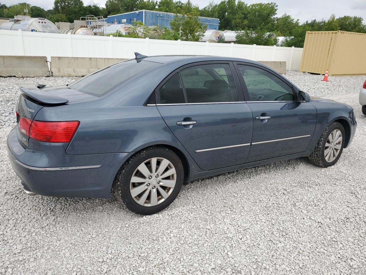 2009 Hyundai Sonata - Image 3