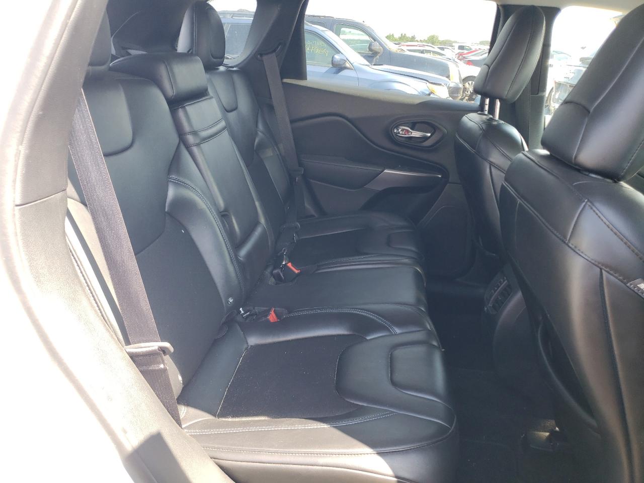 2019 Jeep Cherokee Latitude Plus VIN: 1C4PJLLB6KD111447 Lot: 62079354