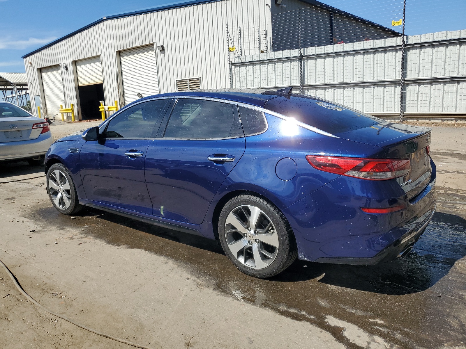 2019 Kia Optima Lx vin: 5XXGT4L35KG360711