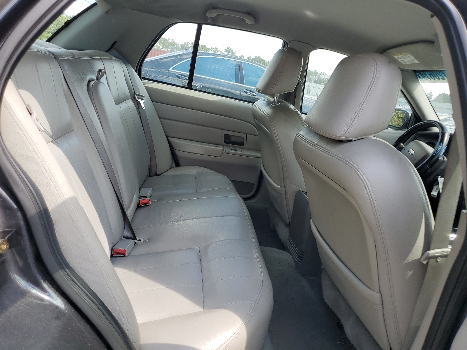 2FAFP74W75X140624 2005 Ford Crown Victoria Lx