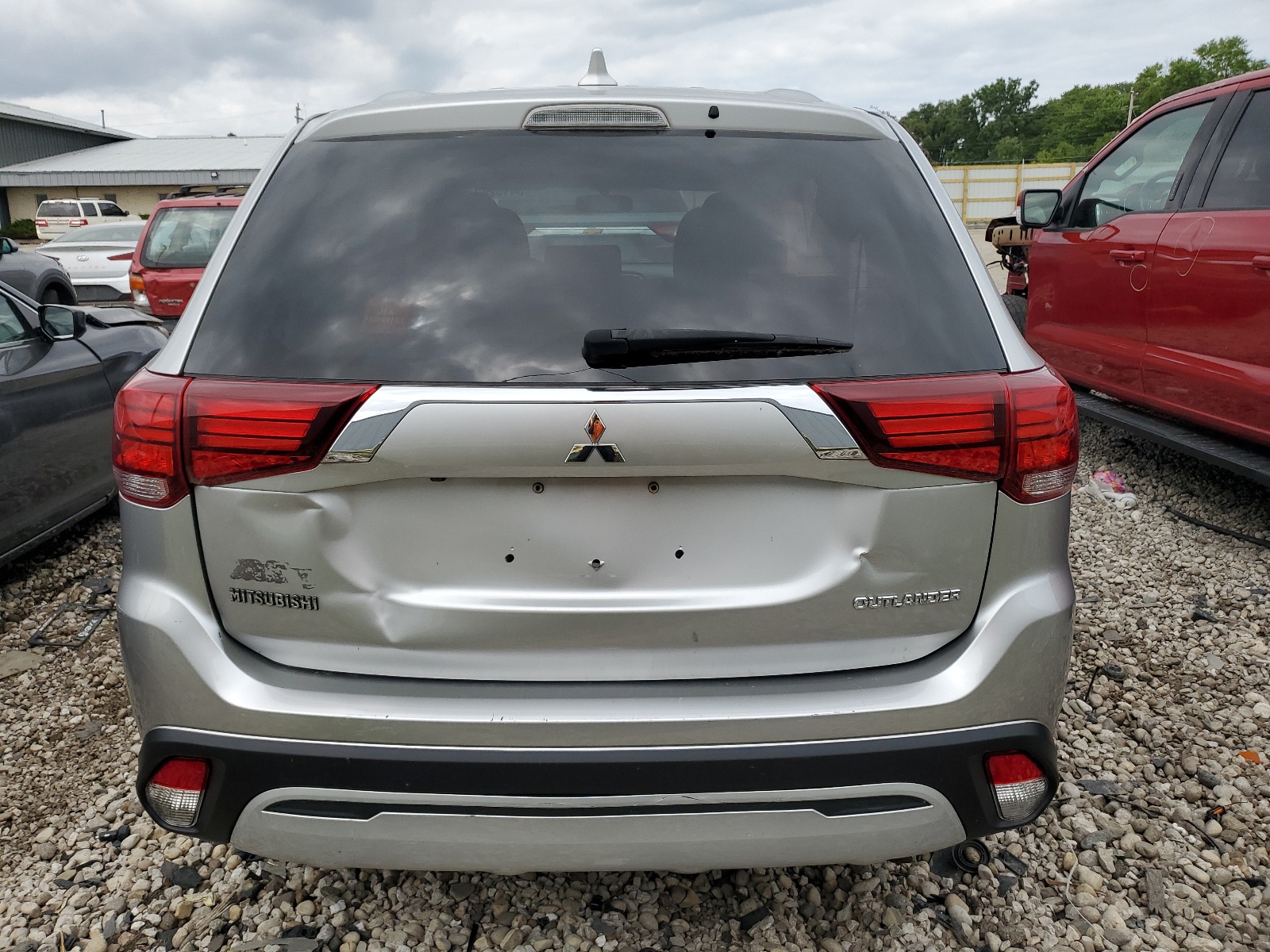 JA4AD2A37KZ007887 2019 Mitsubishi Outlander Es