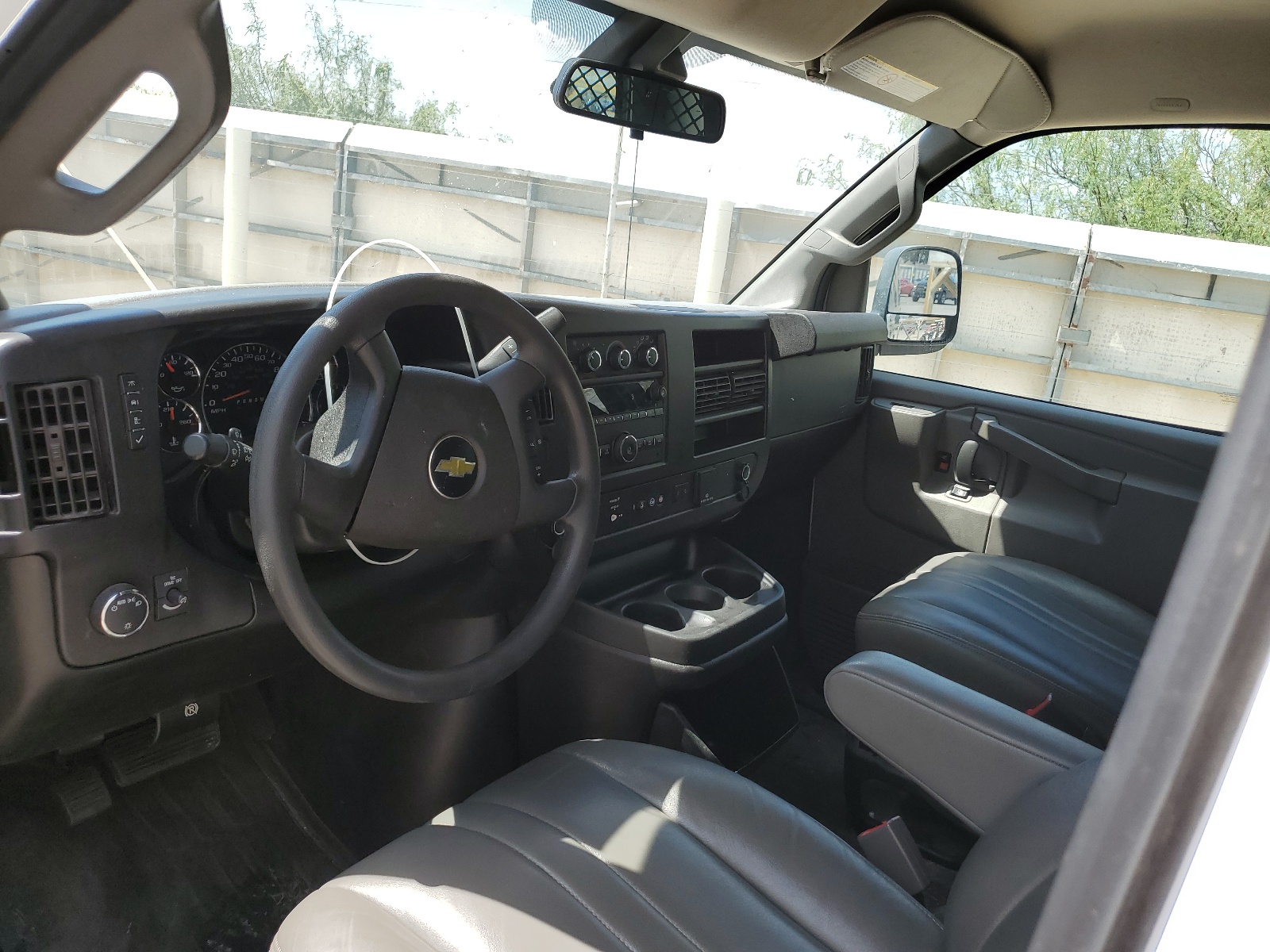 1GCWGAFP1M1301408 2021 Chevrolet Express G2500