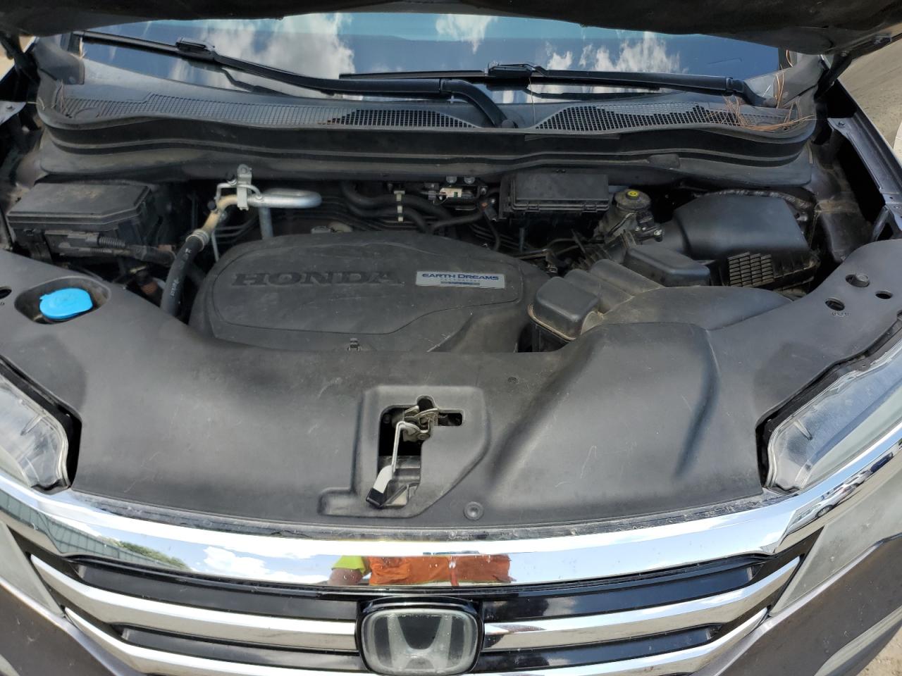 2016 Honda Pilot Touring VIN: 5FNYF5H94GB017641 Lot: 61959724