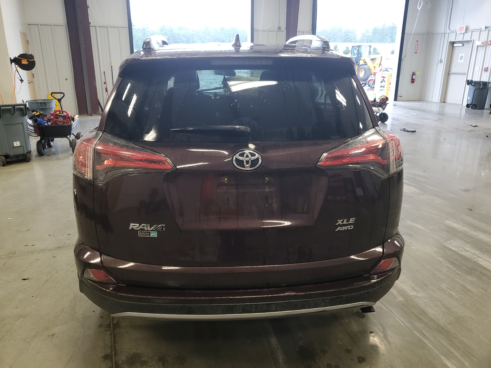 2T3RFREVXHW618819 2017 Toyota Rav4 Xle