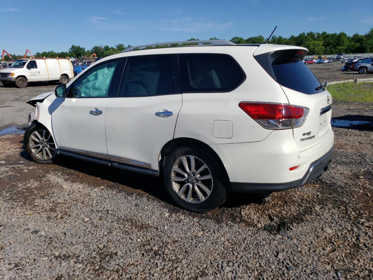 2015 Nissan Pathfinder S VIN: 5N1AR2MM8FC674077 Lot: 62236754