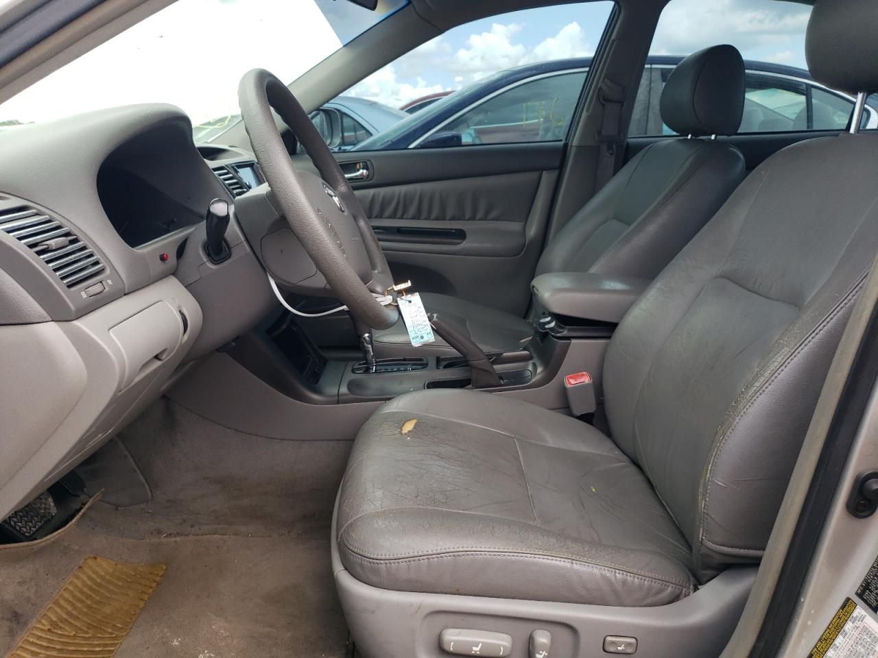 2005 Toyota Camry Le VIN: 4T1BE32K75U984799 Lot: 64628004