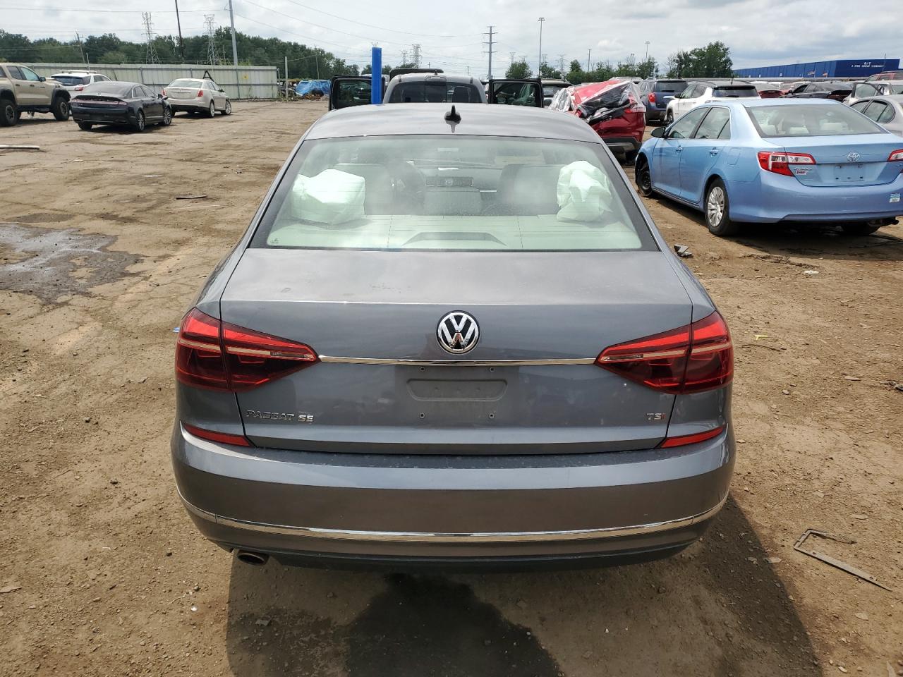 2017 Volkswagen Passat Se VIN: 1VWBT7A33HC068303 Lot: 64355234