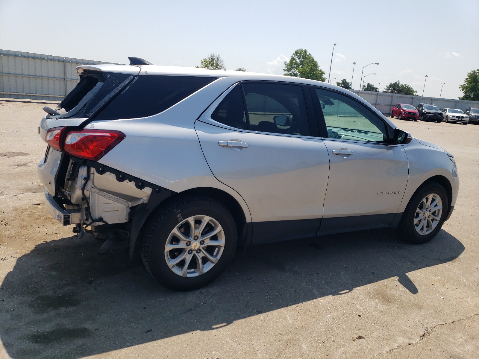 2GNAXJEV2J6300052 2018 Chevrolet Equinox Lt