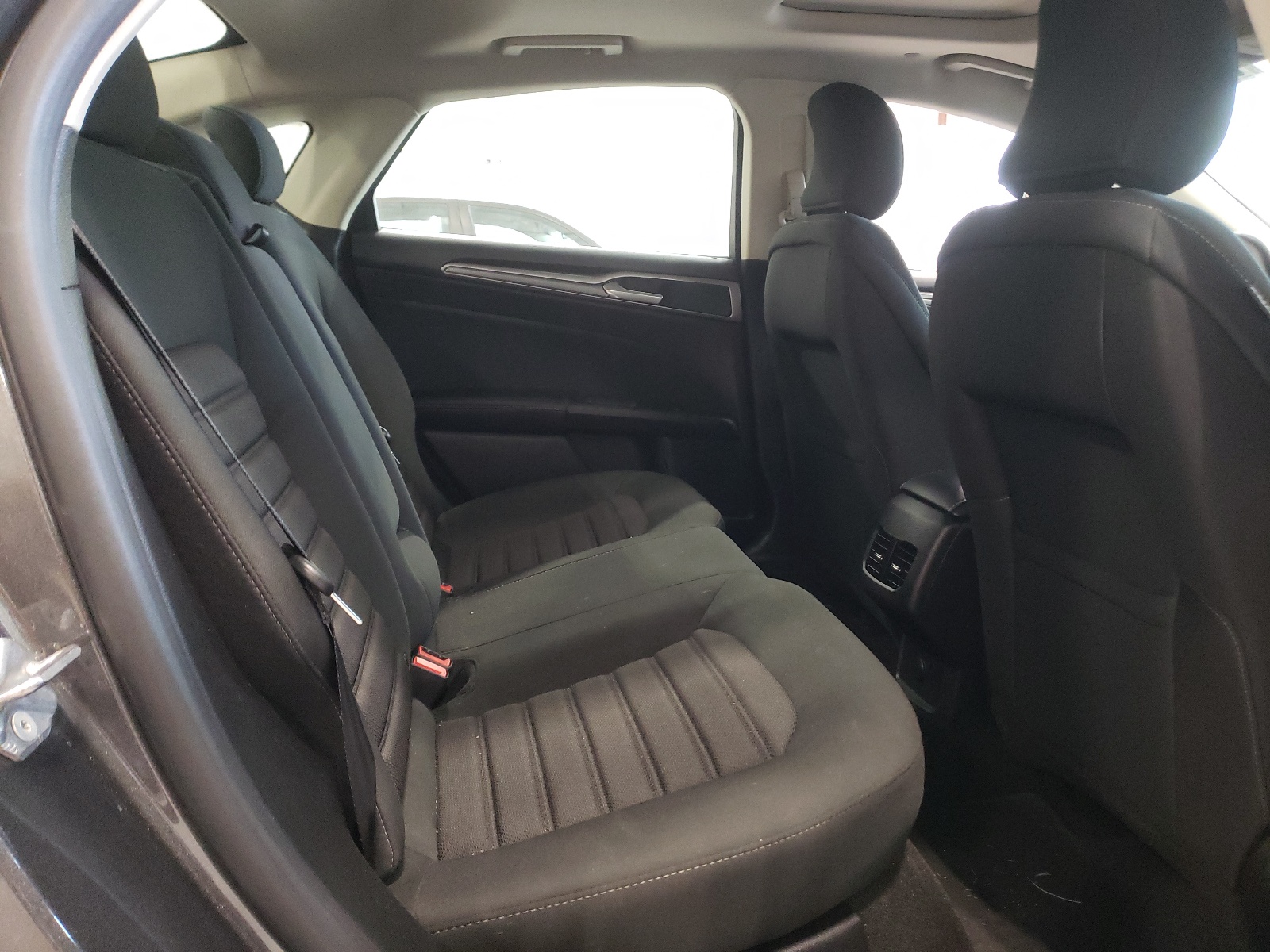 3FA6P0LUXKR208383 2019 Ford Fusion Se