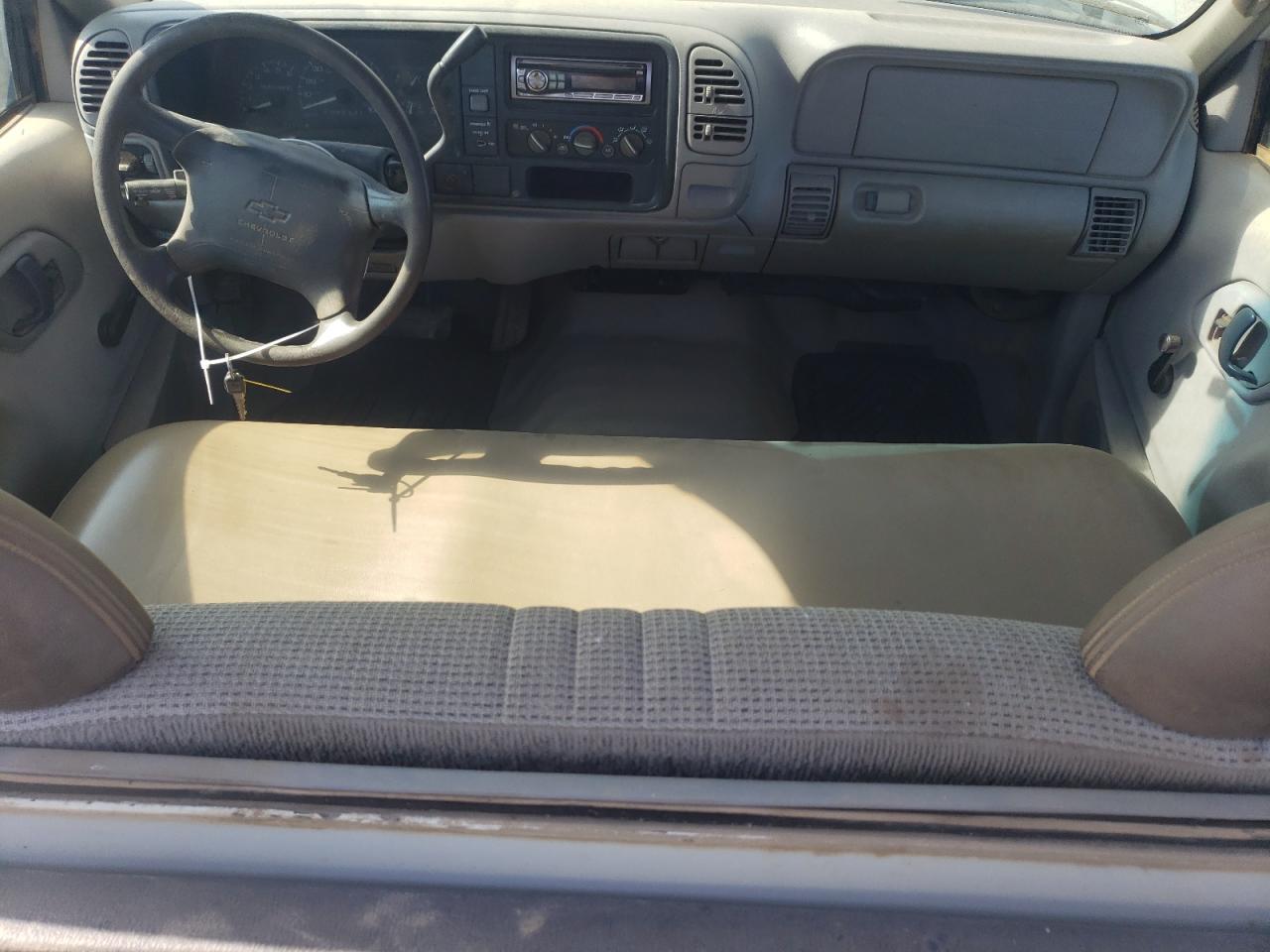 1997 Chevrolet Gmt-400 C1500 VIN: 1GCEC14W4VZ137740 Lot: 62464194