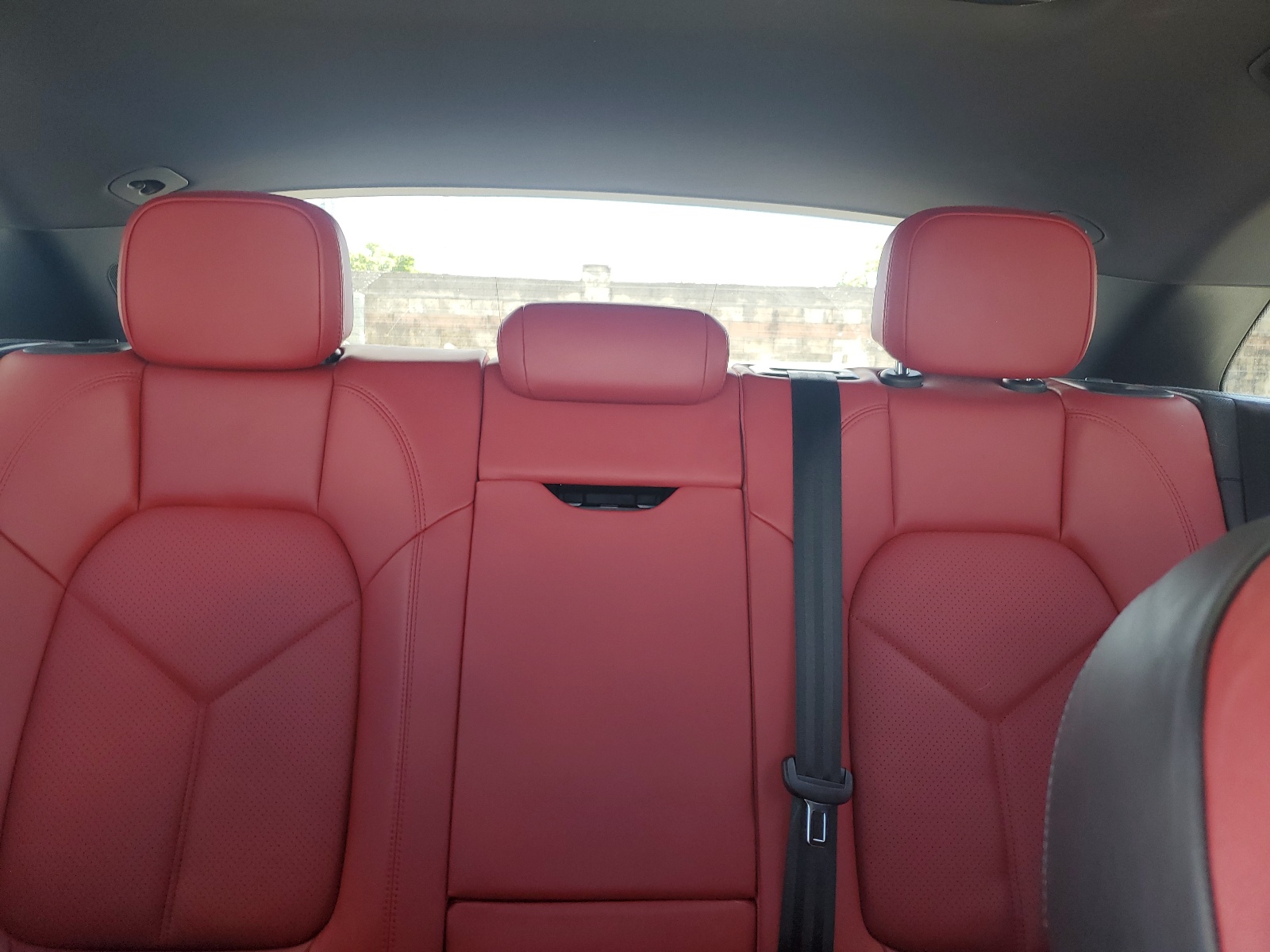 WP1AA2A58JLB19162 2018 Porsche Macan