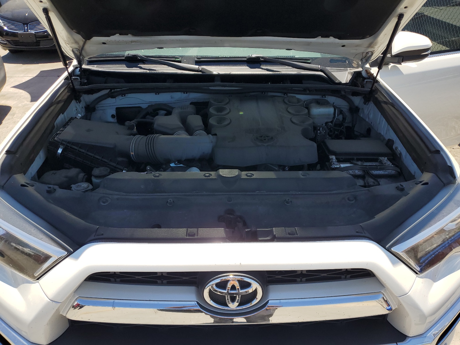 JTEBU5JR5F5239266 2015 Toyota 4Runner Sr5