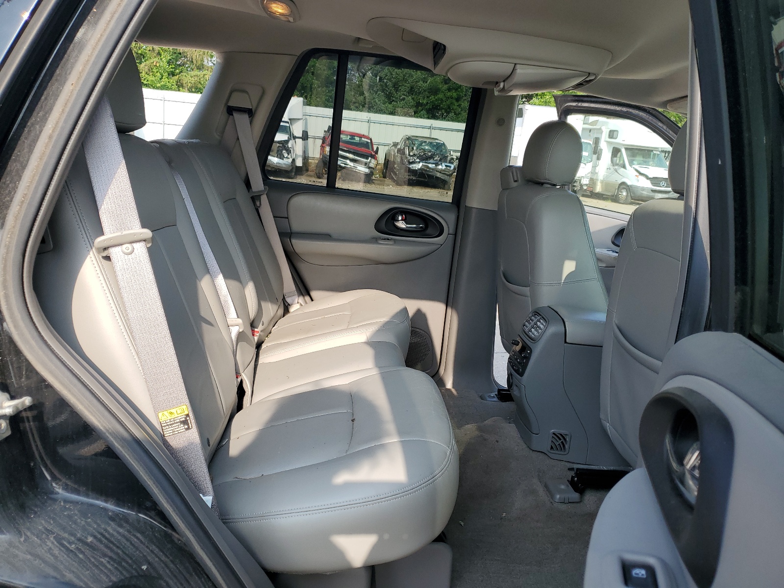 1GNDT13S852373253 2005 Chevrolet Trailblazer Ls