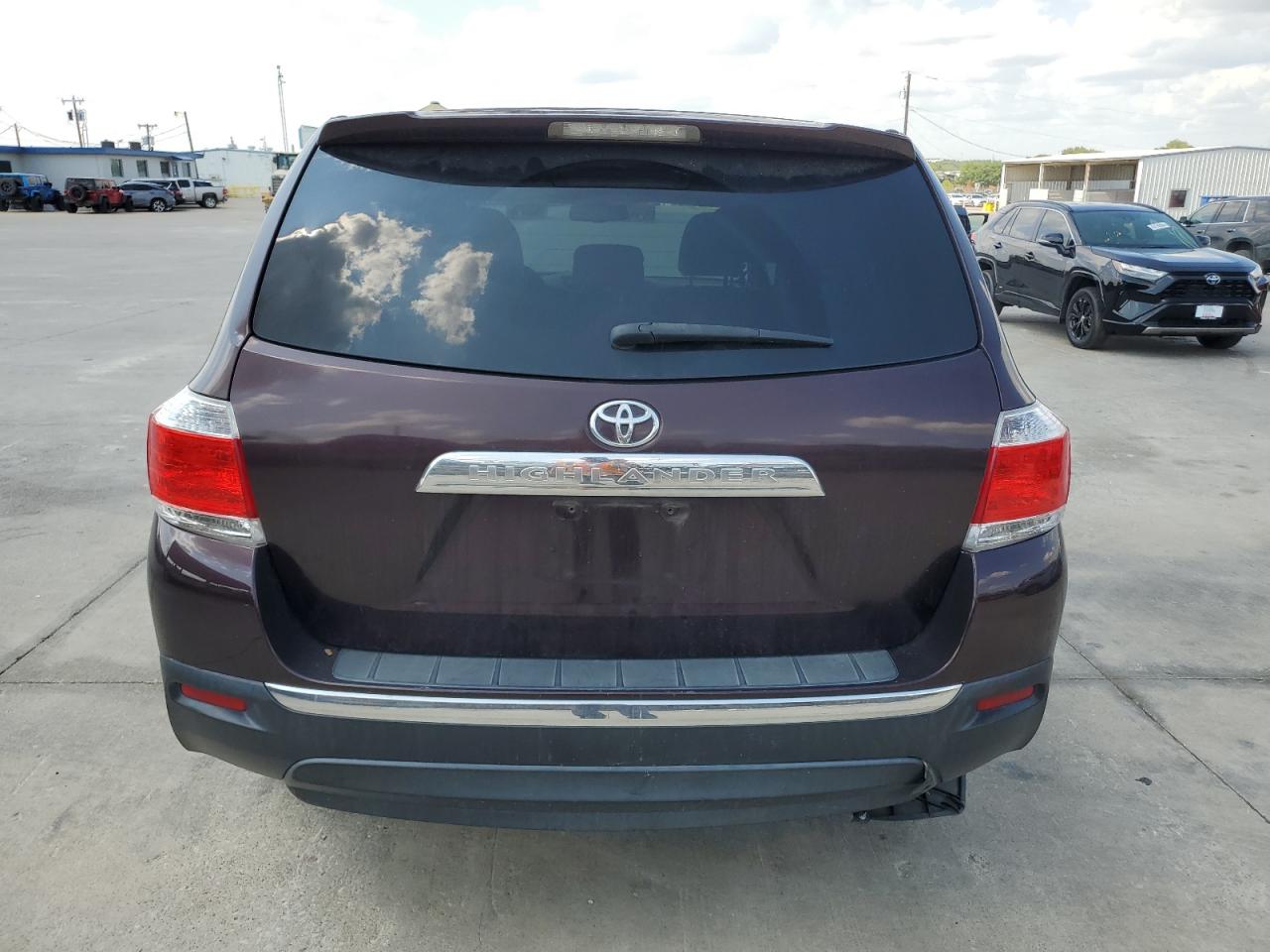 2013 Toyota Highlander Base VIN: 5TDZK3EHXDS138651 Lot: 64617174