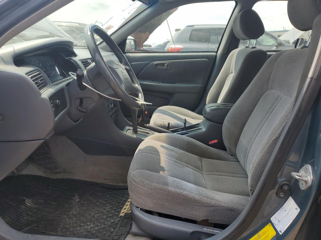 2000 Toyota Camry Le VIN: 4T1BF28K7YU941390 Lot: 63793554