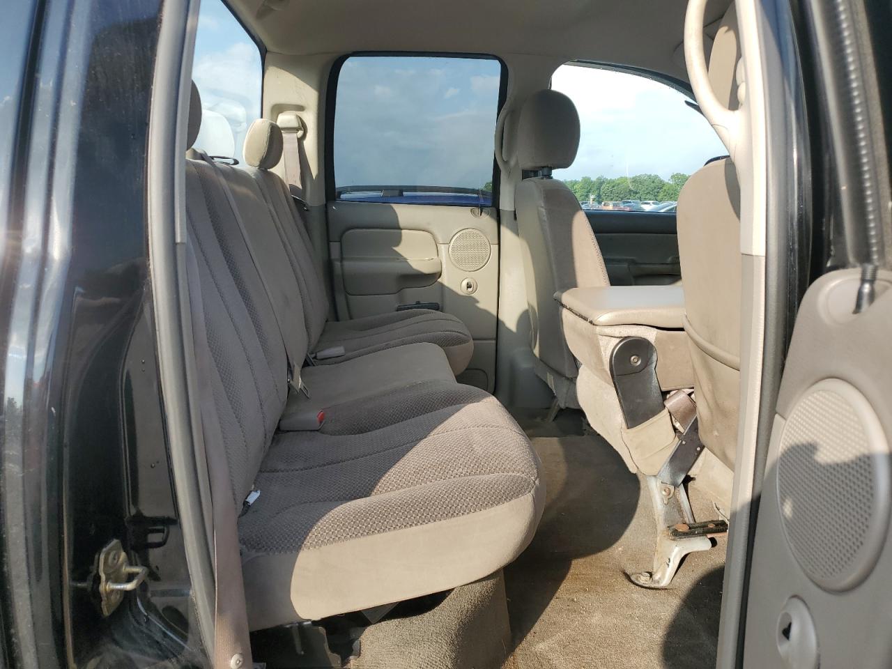 2005 Dodge Ram 1500 St VIN: 1D7HU18D25S137897 Lot: 65008184