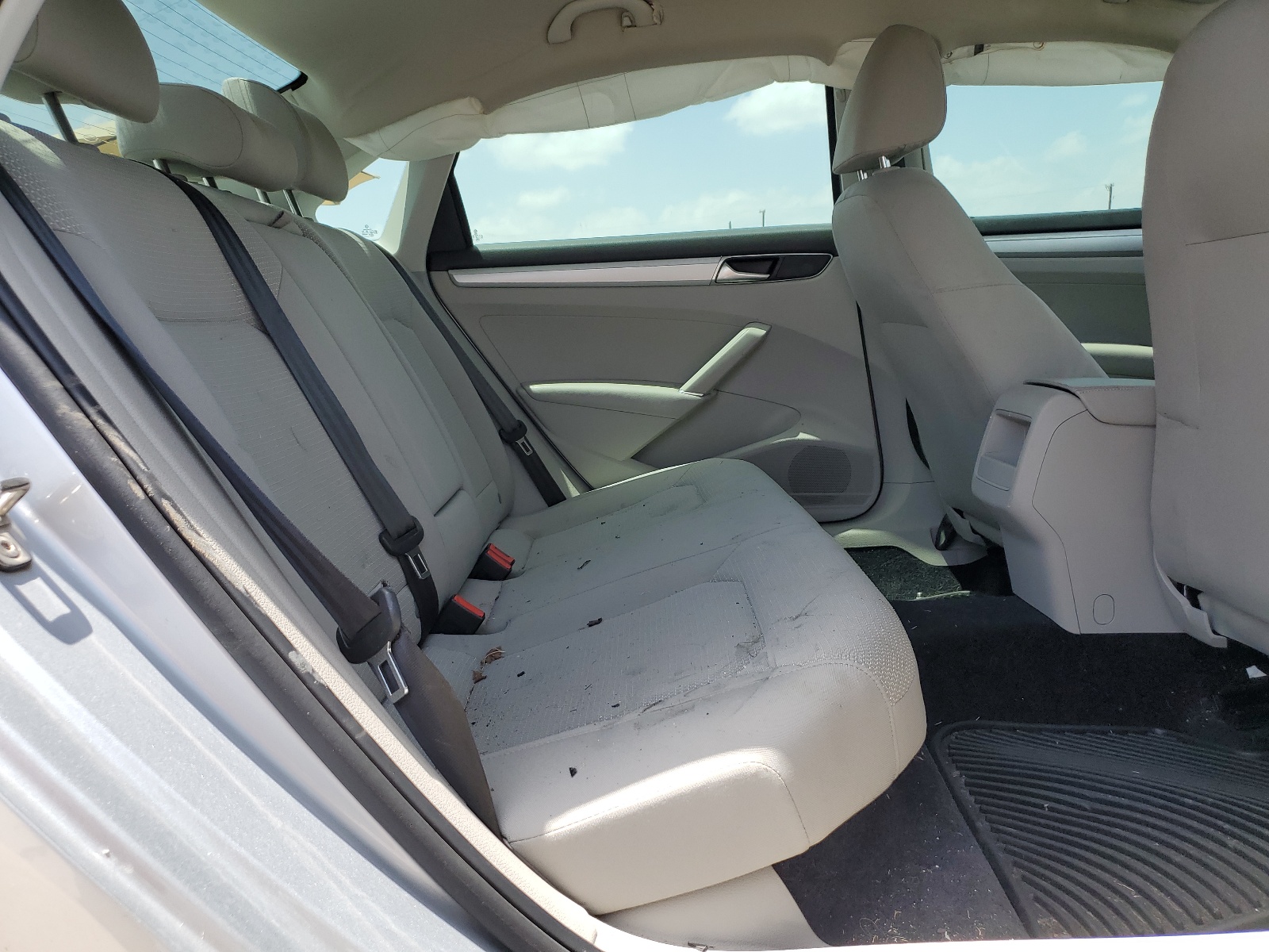 1VWAA7A38JC018066 2018 Volkswagen Passat S