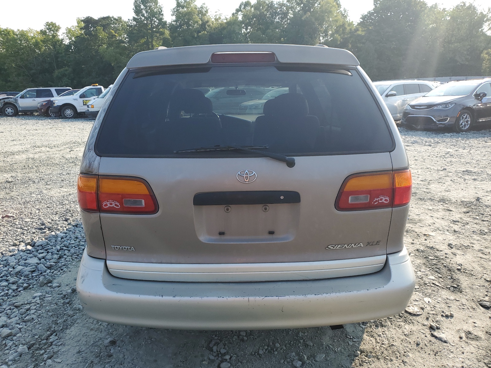 4T3ZF13C2WU012740 1998 Toyota Sienna Le