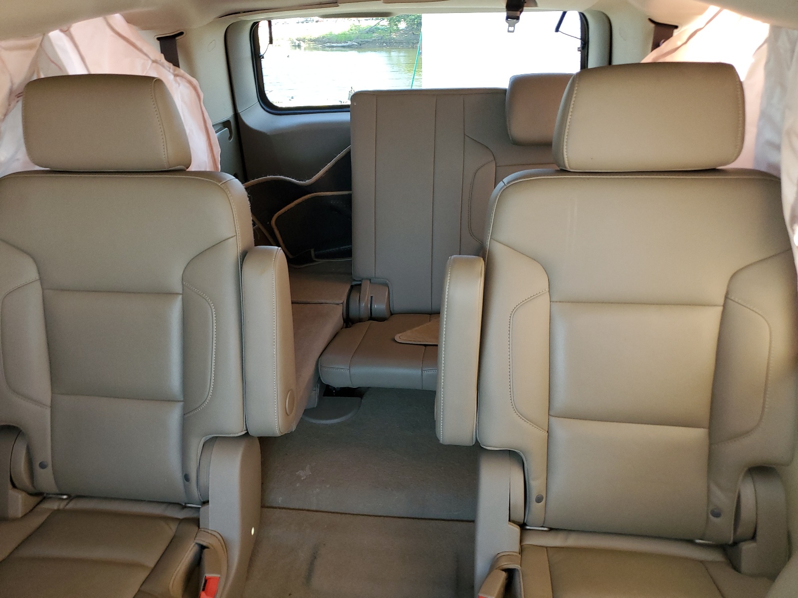 1GNSKBKC5KR329370 2019 Chevrolet Tahoe K1500 Lt