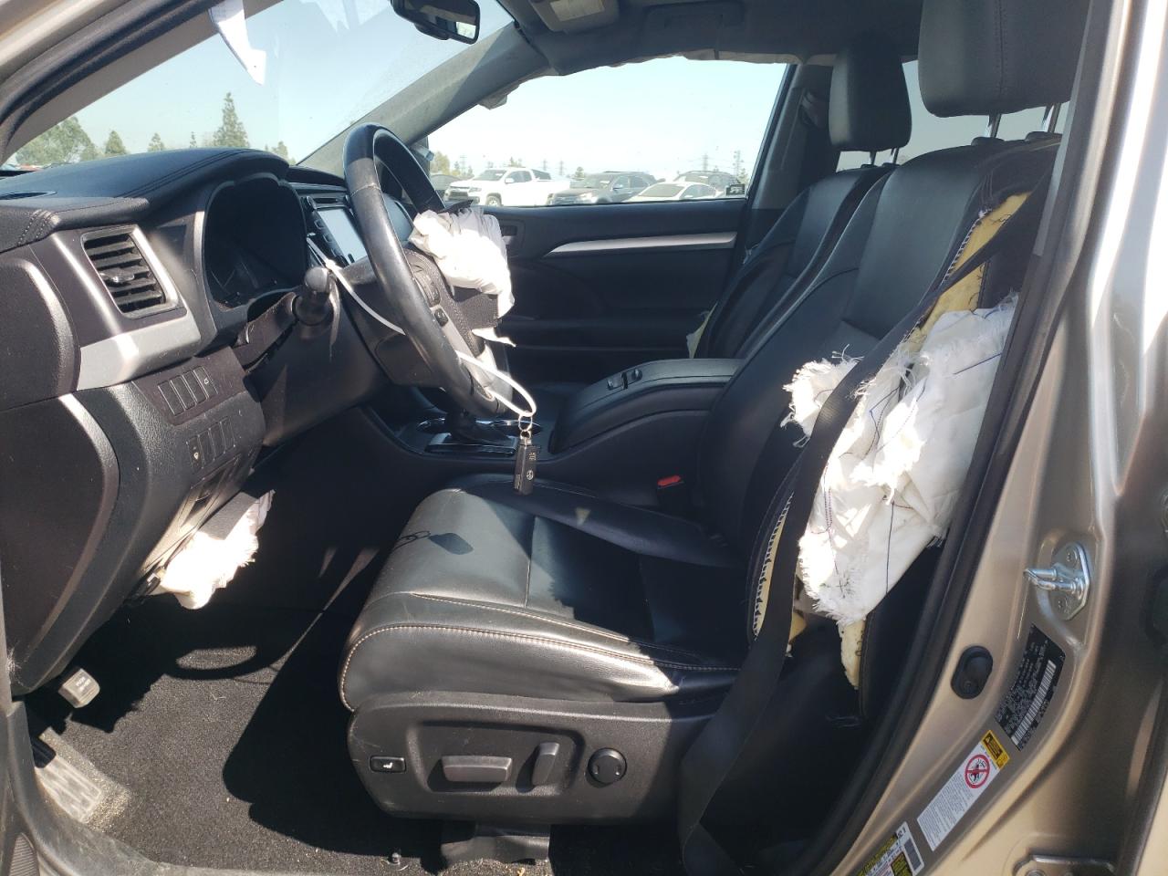 2016 Toyota Highlander Xle VIN: 5TDKKRFH1GS136228 Lot: 63485914