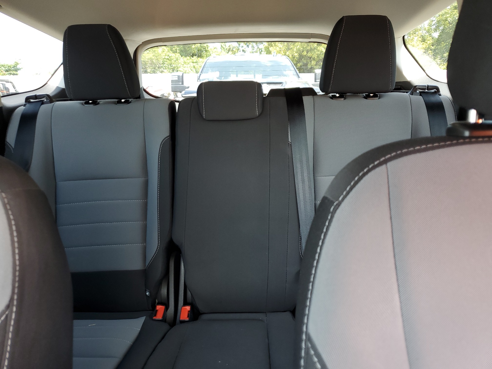 1FMCU0F75JUC48174 2018 Ford Escape S