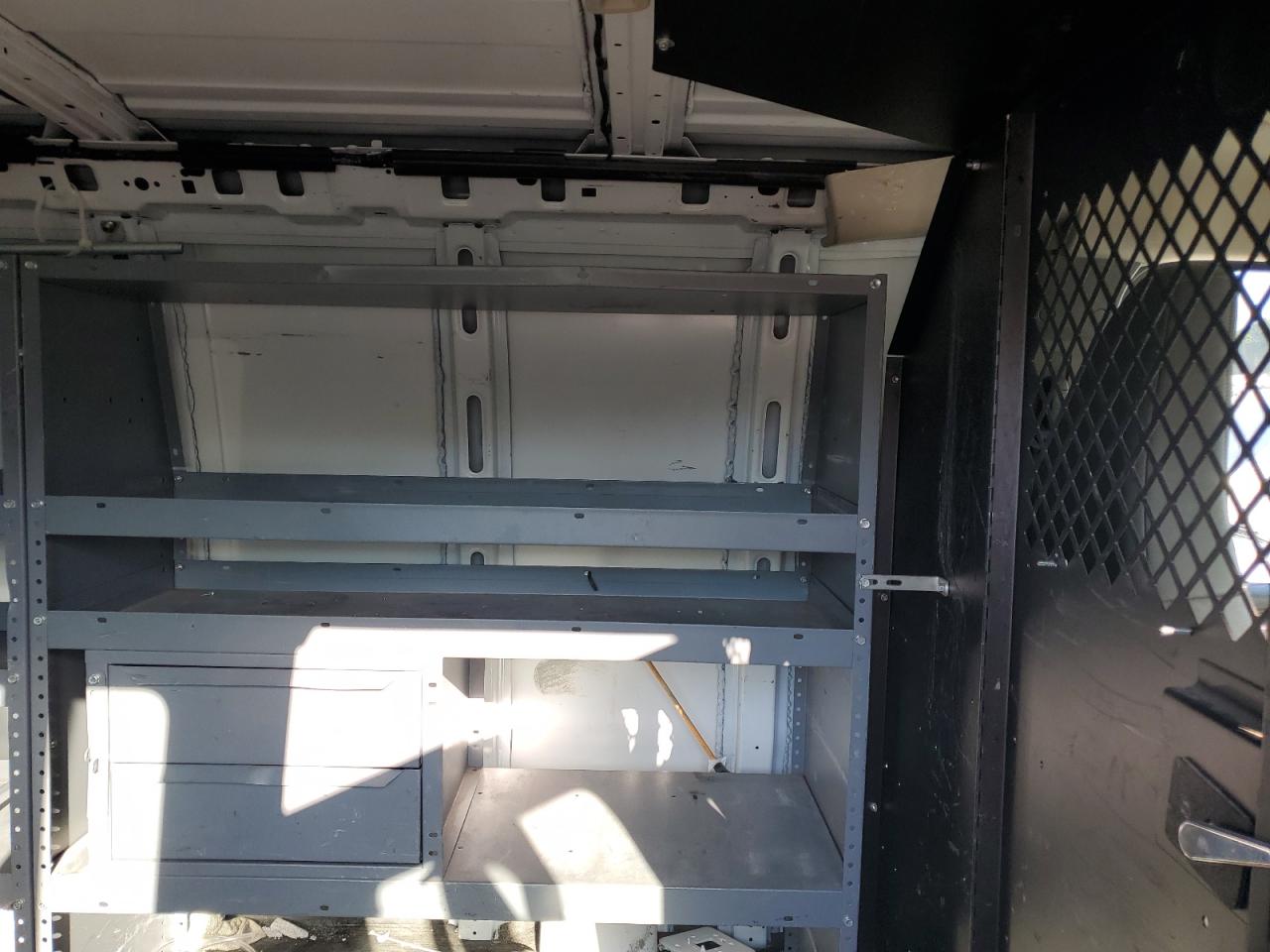 2017 Chevrolet Express G2500 VIN: 1GCWGAFF2H1351330 Lot: 61818154