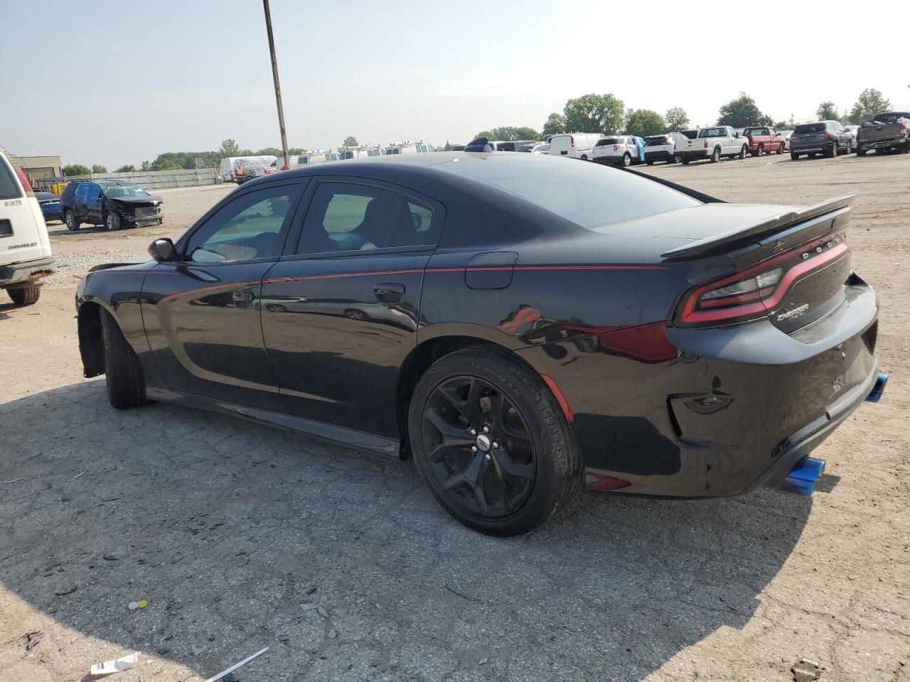 2C3CDXHG6KH585066 2019 DODGE CHARGER - Image 2