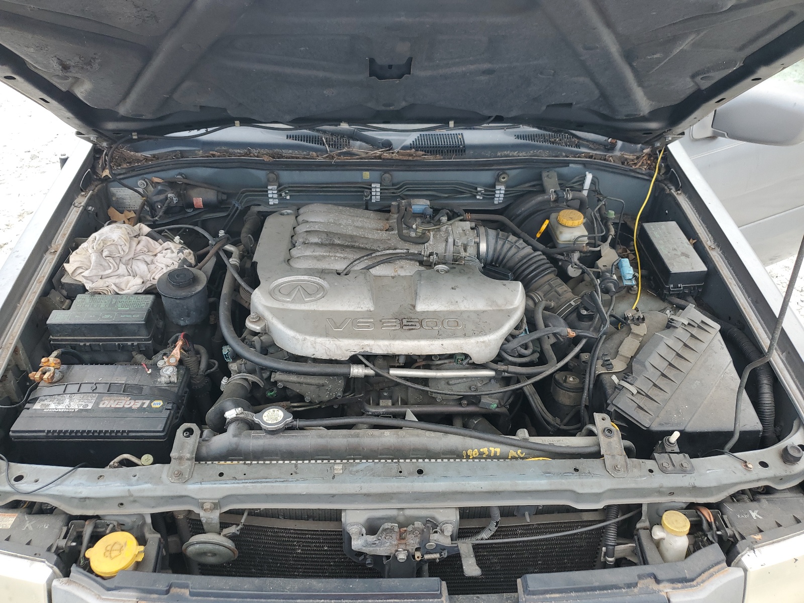 JNRDR09Y61W213730 2001 Infiniti Qx4