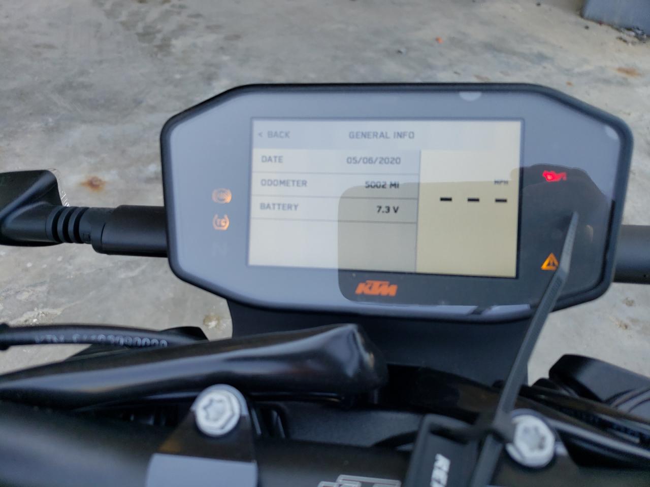 2021 Ktm 890 Duke R VIN: VBKTU9403MM812230 Lot: 61731944