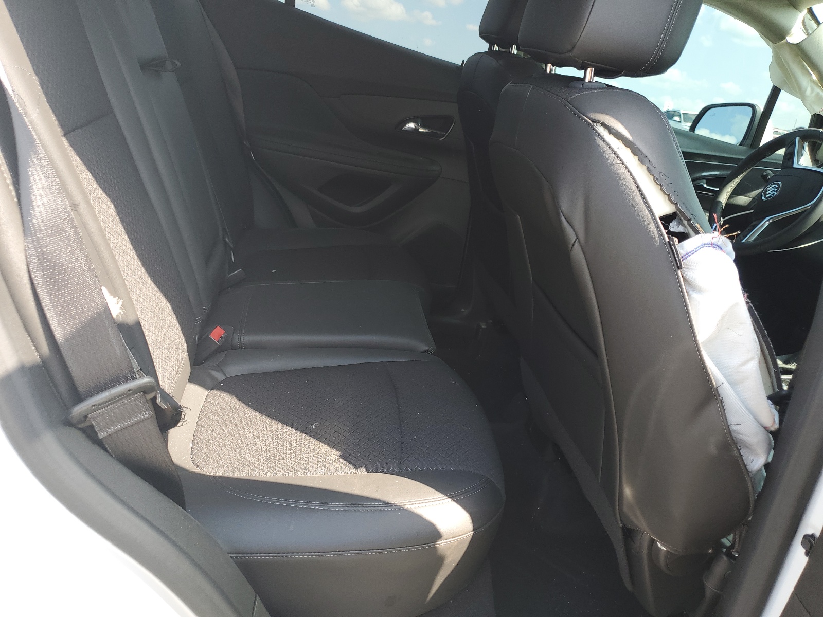 KL4CJESM3NB565890 2022 Buick Encore Preferred