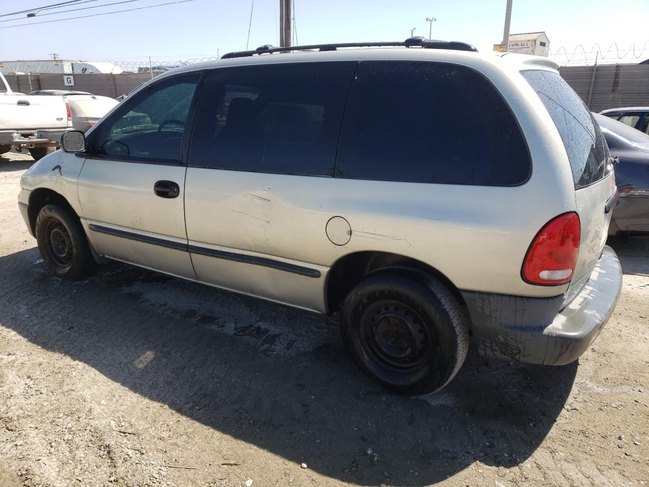 2B4FP25B4YR540266 2000 Dodge Caravan