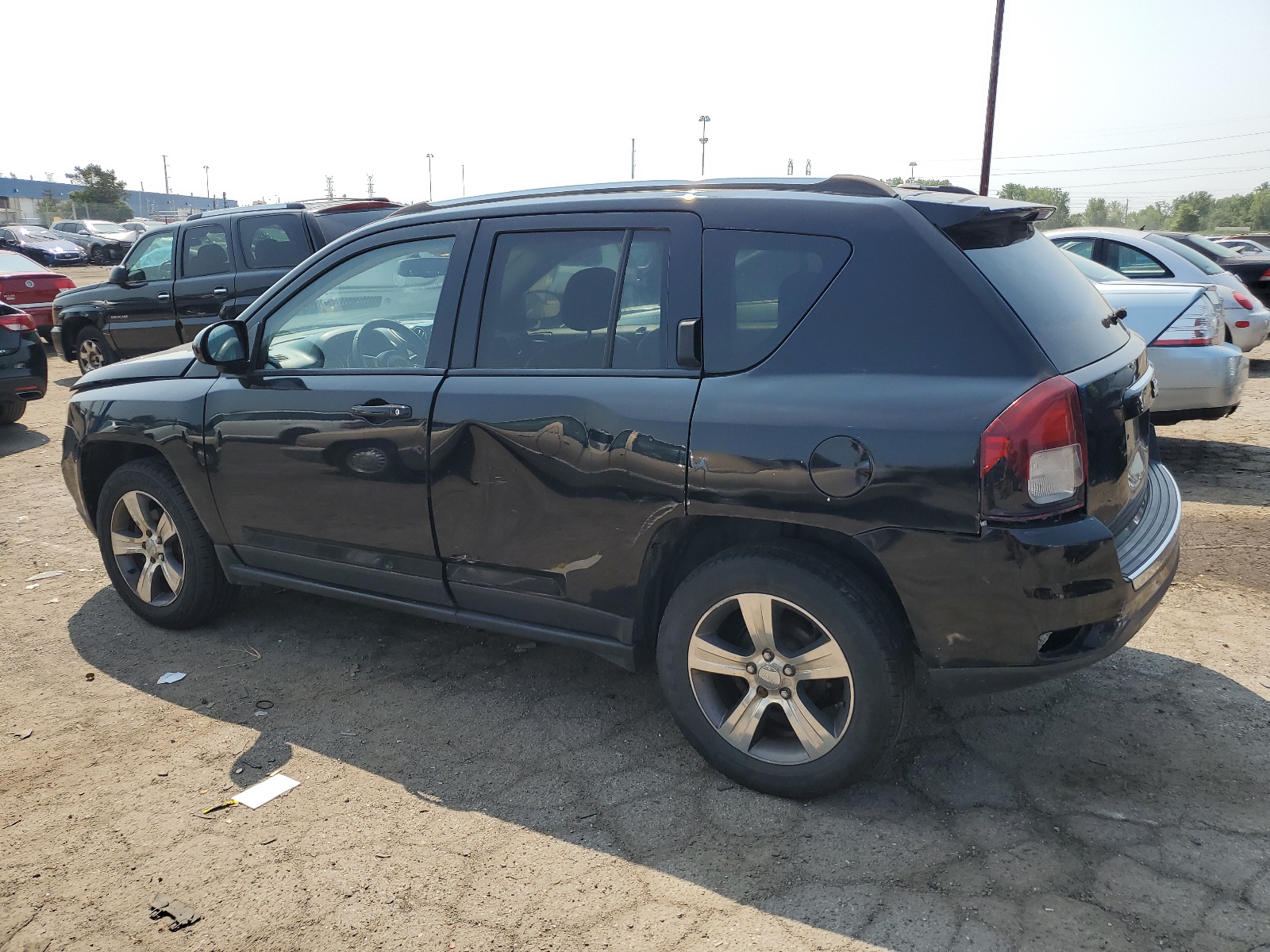 2016 Jeep Compass Latitude vin: 1C4NJDEB4GD772153