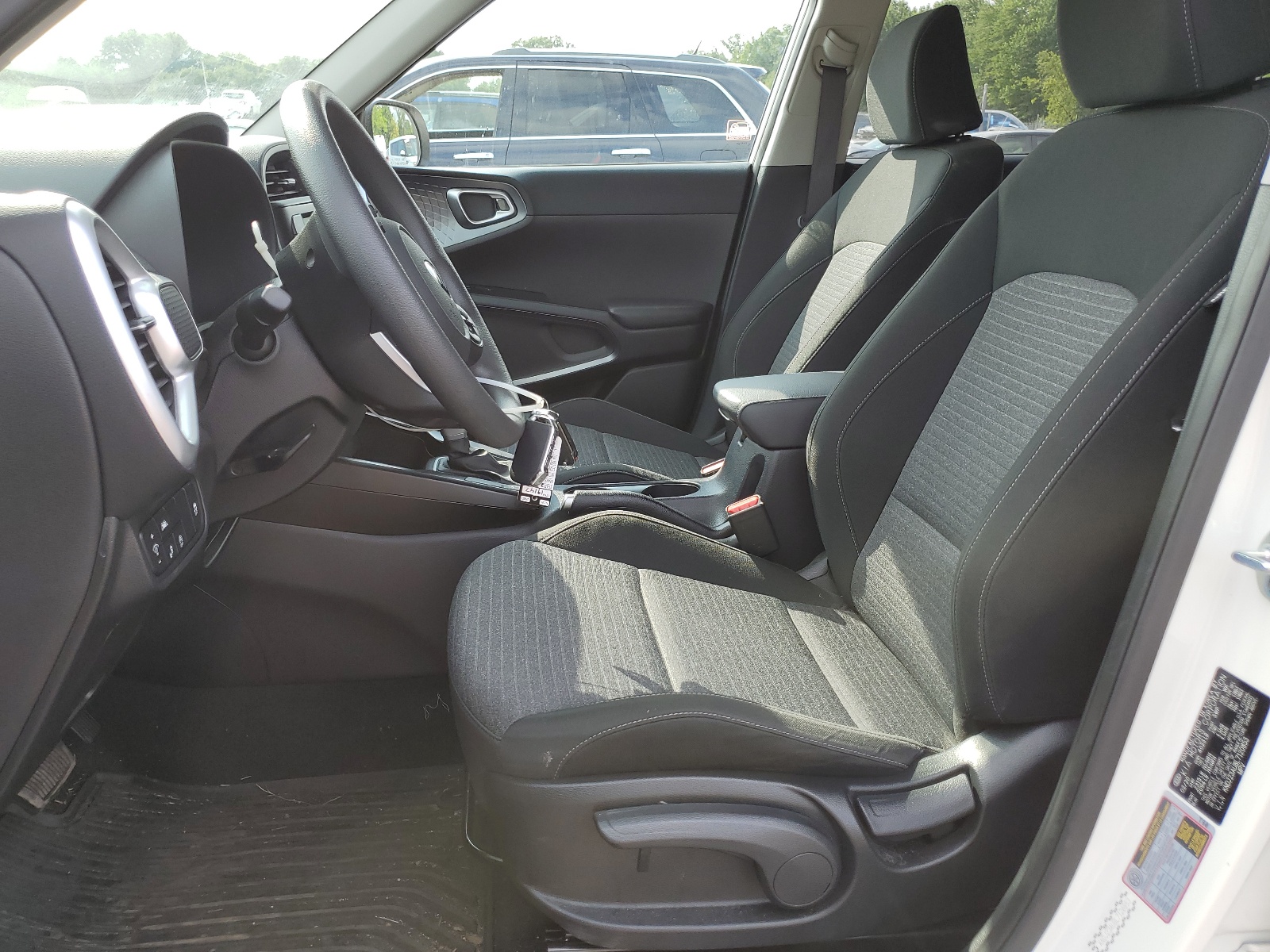 KNDJ23AU8L7120853 2020 Kia Soul Lx