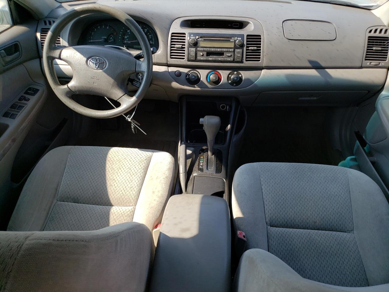 2004 Toyota Camry Le VIN: 4T1BE32K04U888110 Lot: 64886584