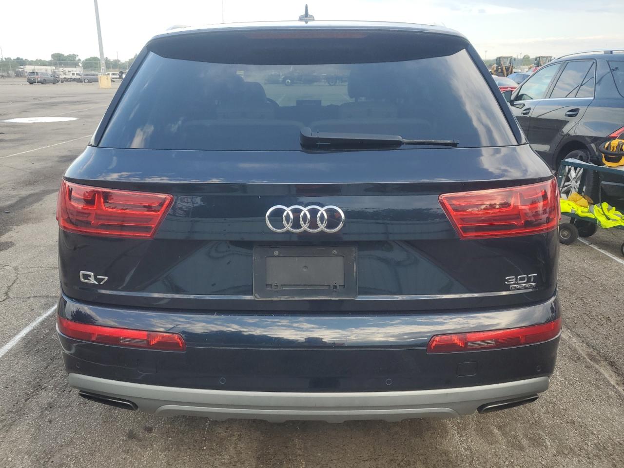 WA1AAAF74HD010198 2017 Audi Q7 Premium