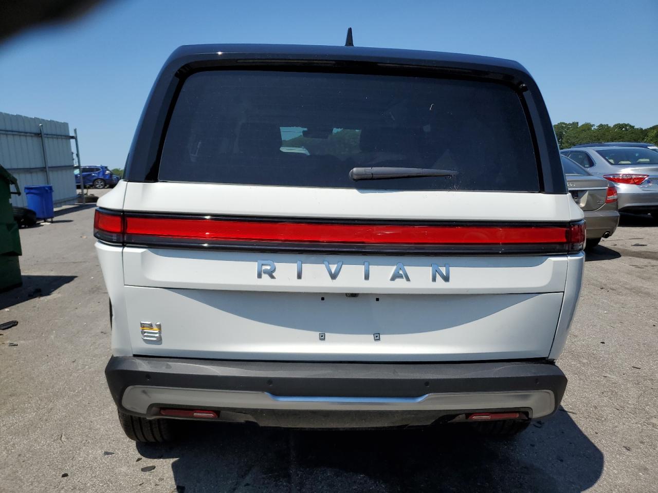 7PDSGABA7RN040780 2024 Rivian R1S Adventure