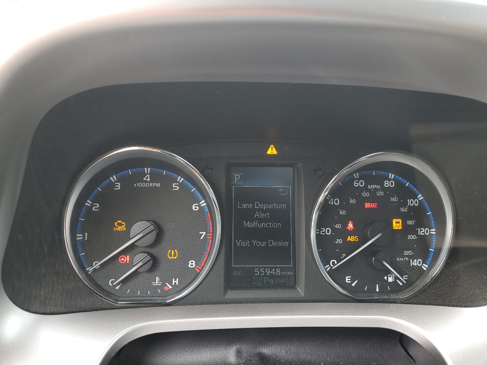 JTMDFREV9GJ075874 2016 Toyota Rav4 Limited