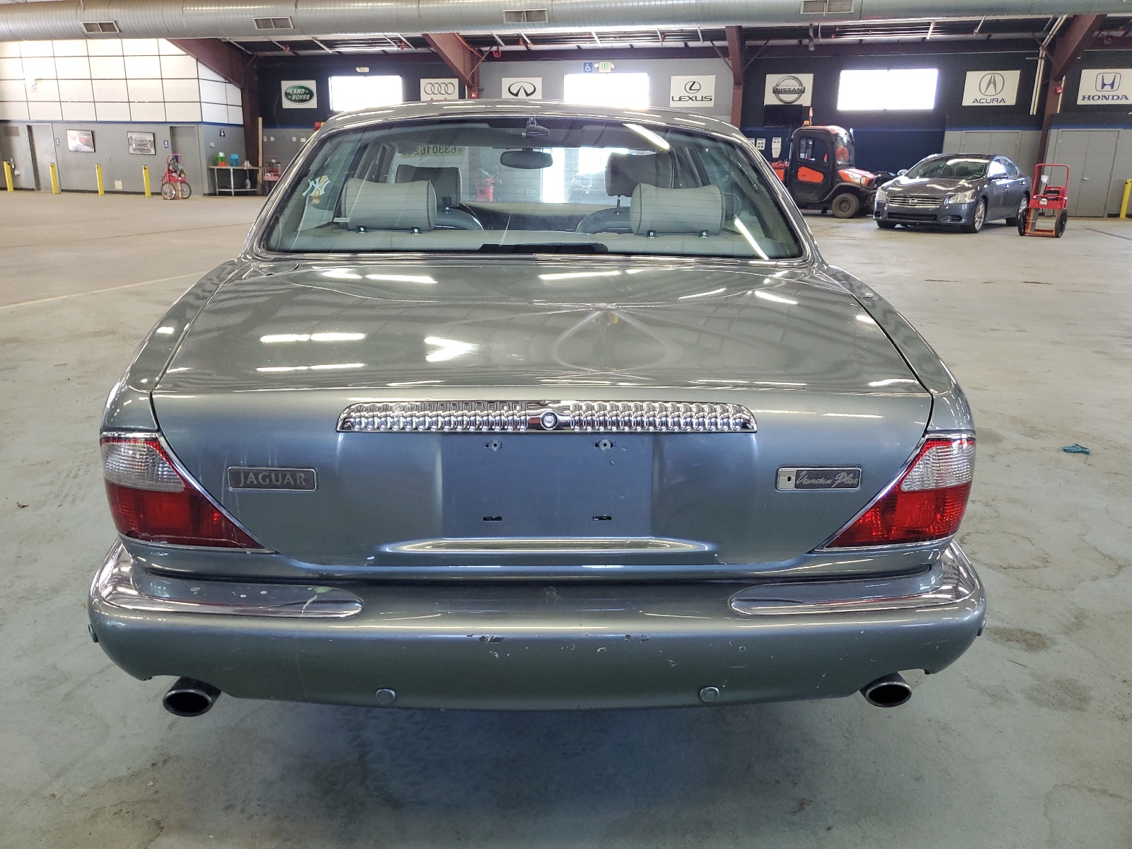 SAJDA24C22LF46786 2002 Jaguar Vandenplas