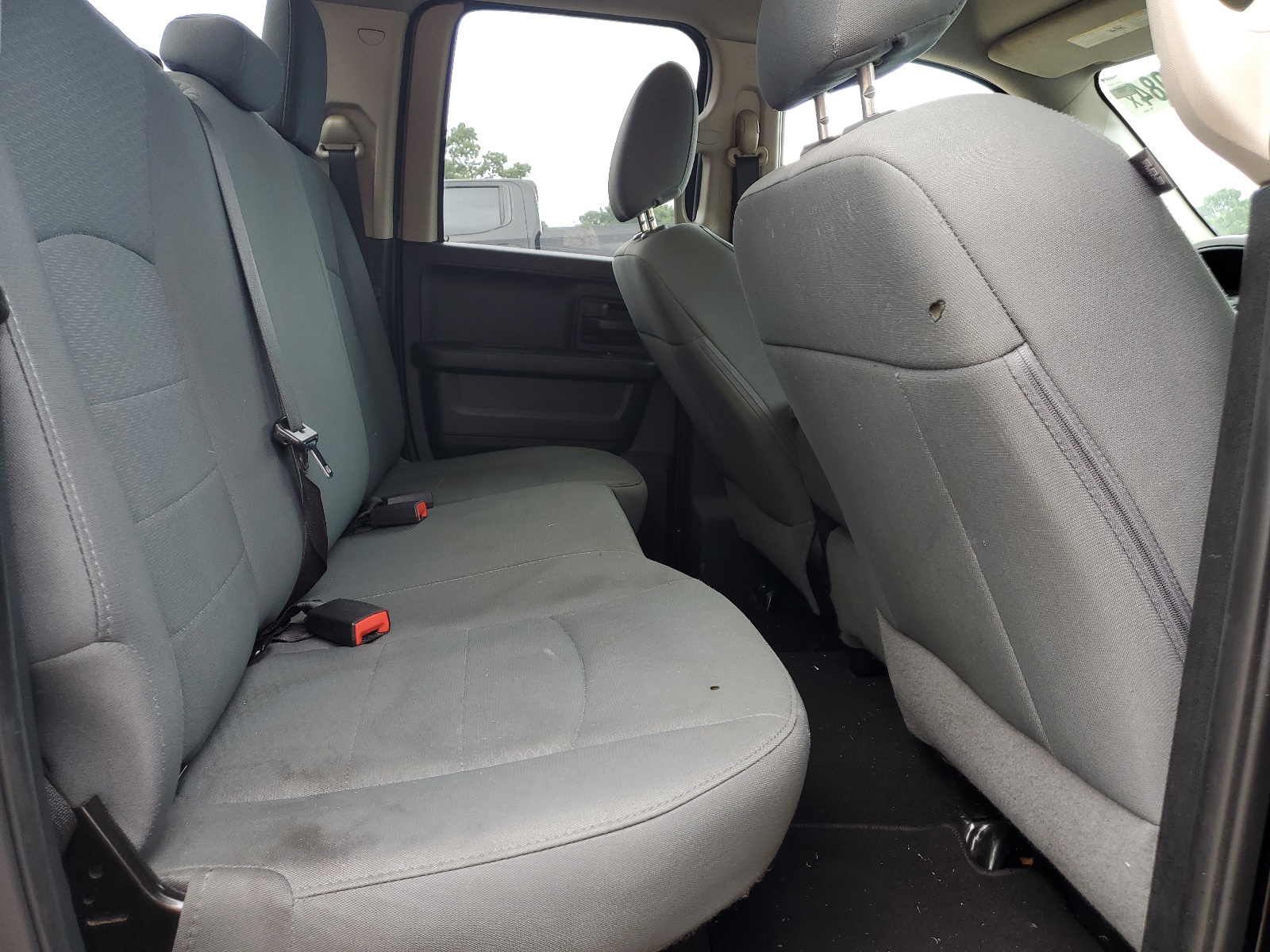 1C6RR7FG9JS148851 2018 Ram 1500 St