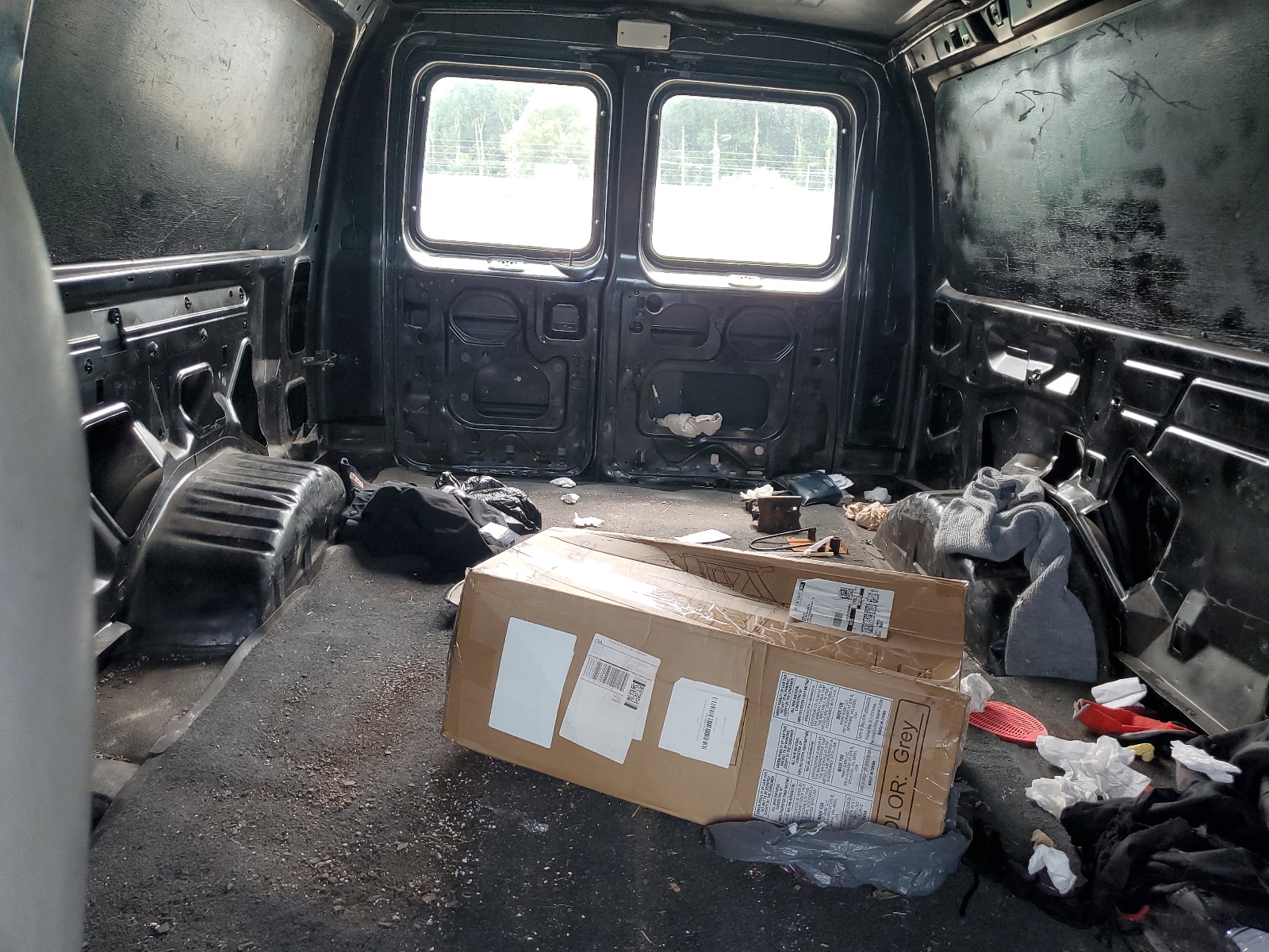 1FTRE1421WHB47674 1998 Ford Econoline E150 Van