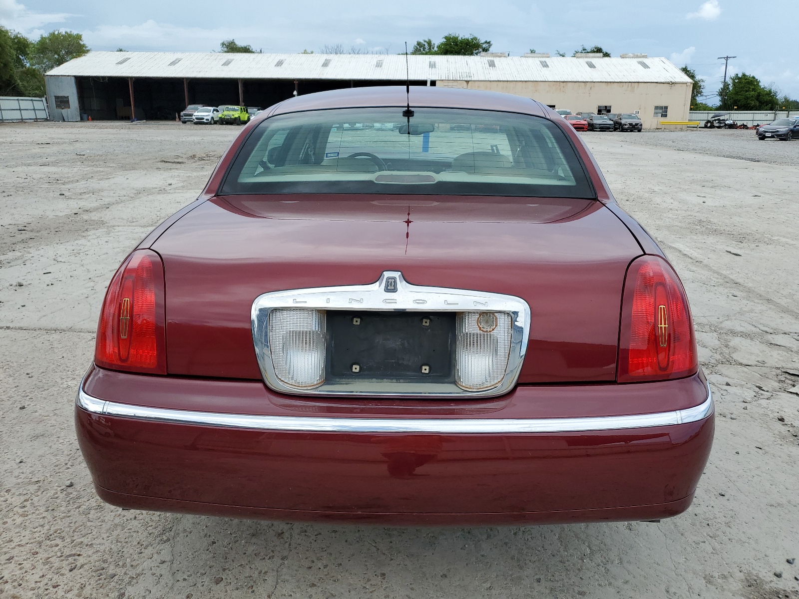 1LNHM83W9XY648076 1999 Lincoln Town Car Cartier