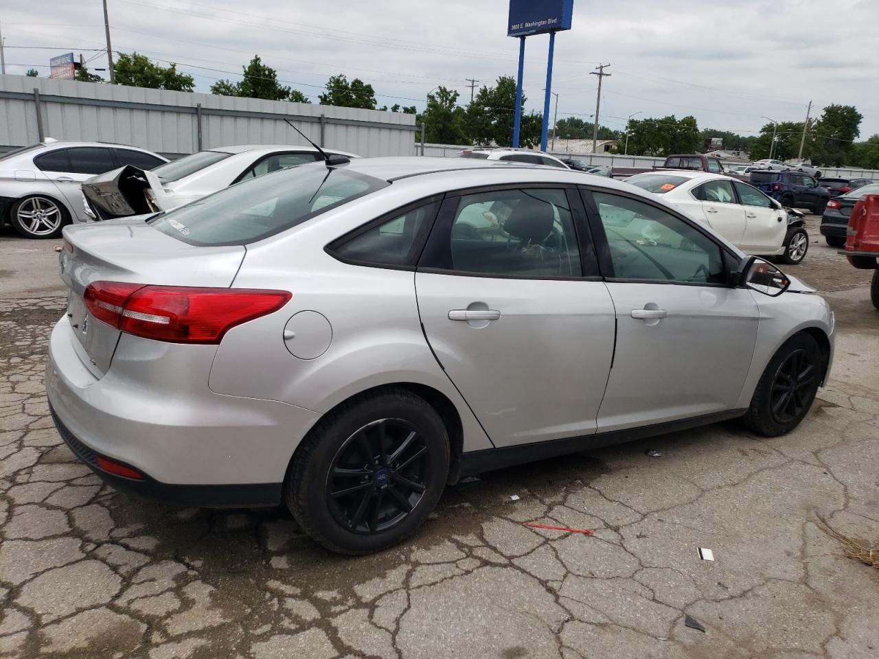 VIN 1FADP3F22HL248659 2017 FORD FOCUS no.3